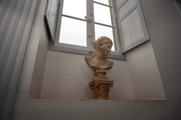 Buste de femme antique - Escalier d'honneur
