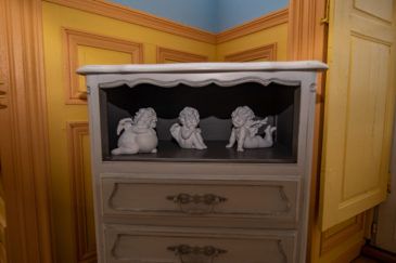 Trois angelots - Chambre jaune